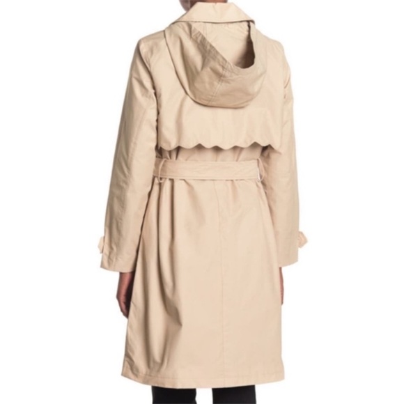 KATE SPADE New York Scallop Hooded Trench Raincoat with Belt, Oxford Tan, Medium - Picture 2 of 6